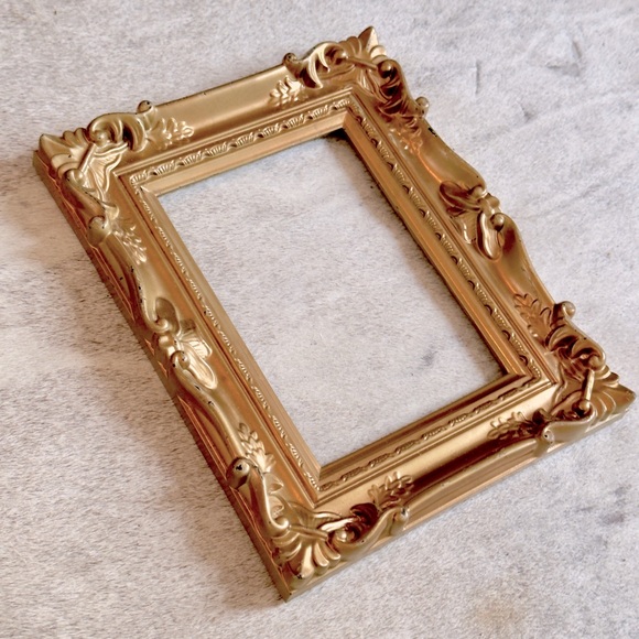 VINTAGE Shabby Chic Gold Empty Frame 8”x10” Opening 4”x6” - Picture 6 of 16